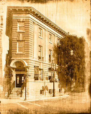 FlatIron Building, Lacombe